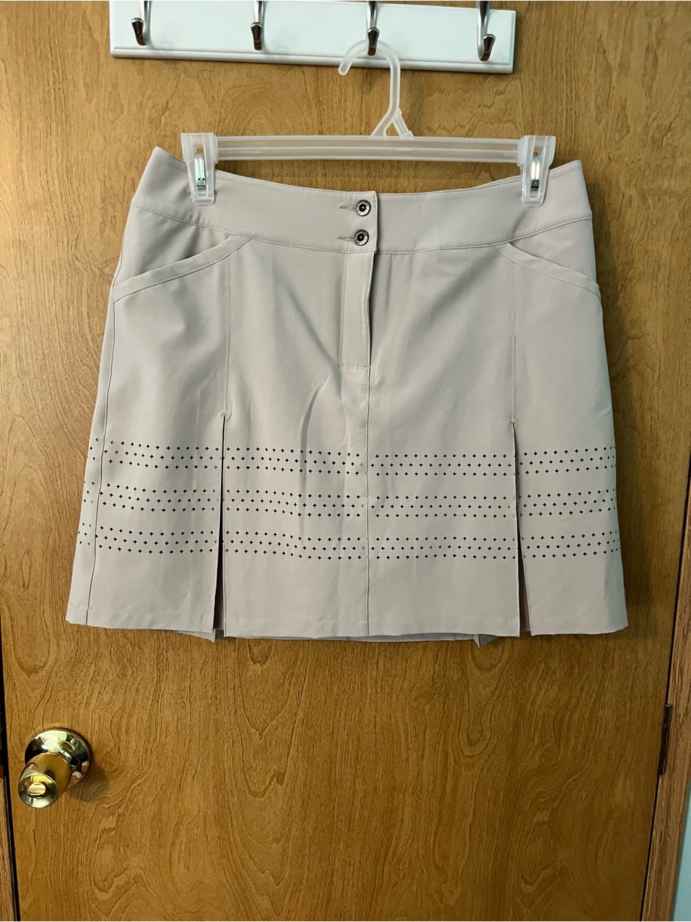 Women’s Chase 54 Beige Pleated Skort 5” Shorts SZ 8 Waist 34” Length 18” EUC